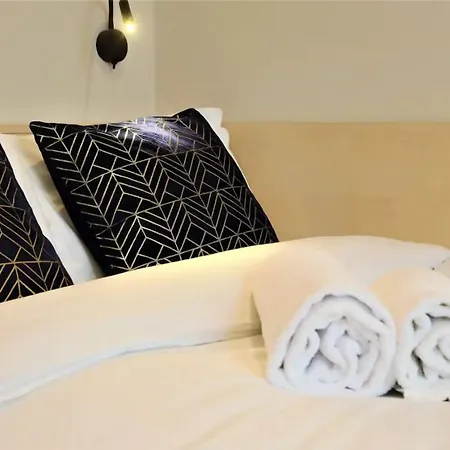 Destiny Student - Parkgate (adults Only) Daire *